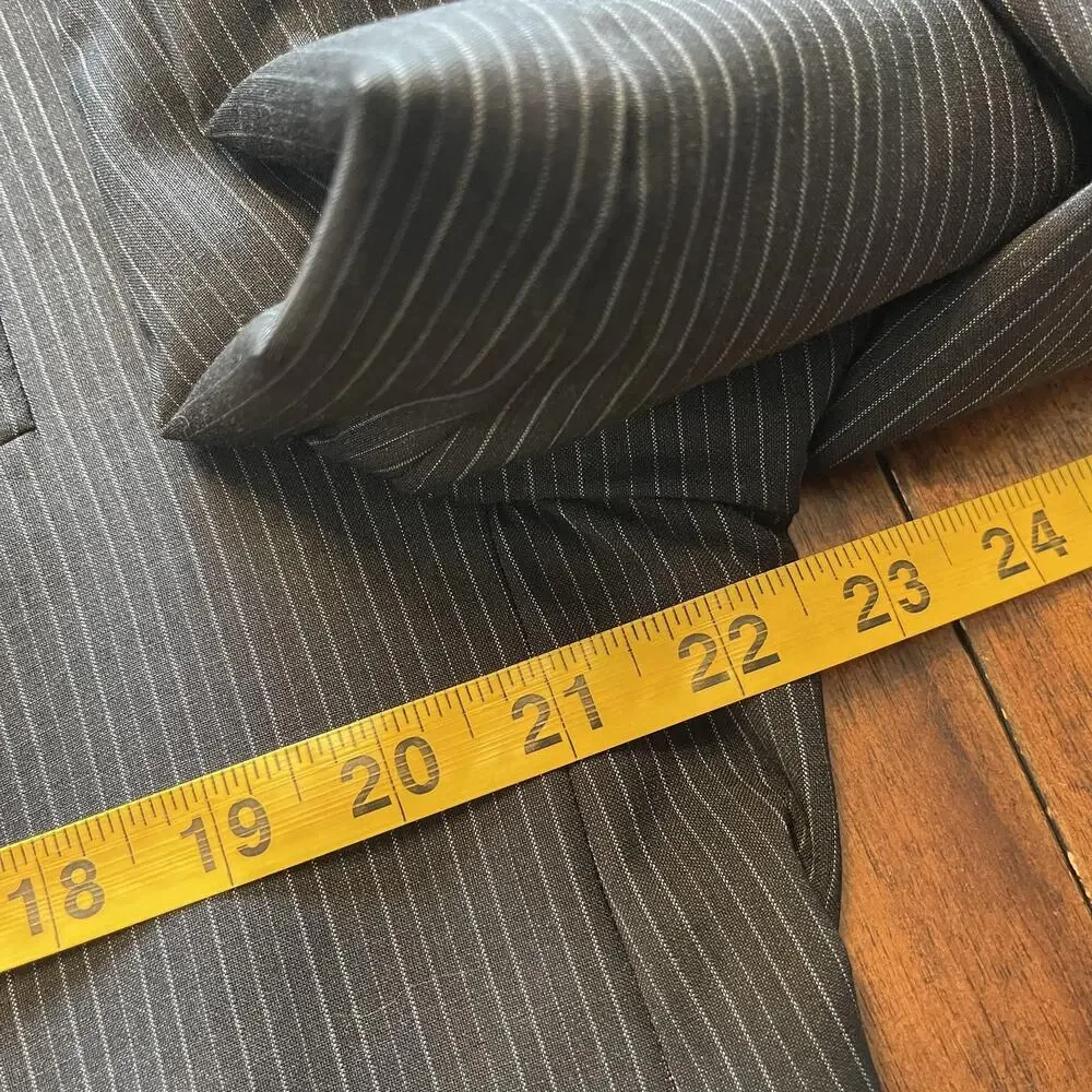 Vintage Burberry London Sport Coat Mens 44R Gray Pinstripe Wool 3 Button Blazer